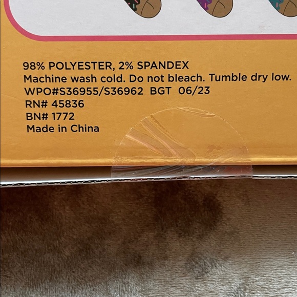 •DONUT SOCKS• 6-Pair Novelty Crew Socks Donut-Themed (with sprinkles!) >> NIB - Picture 4 of 9